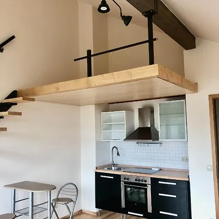 Cozy Dachgeschoss-atelier Apartment