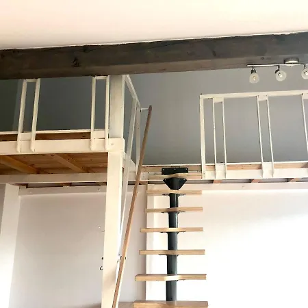 Cozy Dachgeschoss-atelier Apartment