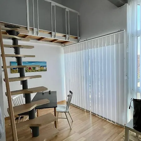 Cozy Dachgeschoss-atelier Munich